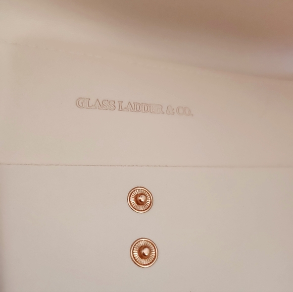 Glass Ladder Laptop portfolio - Picture 7 of 14